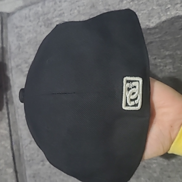 DC hat - Picture 2 of 4